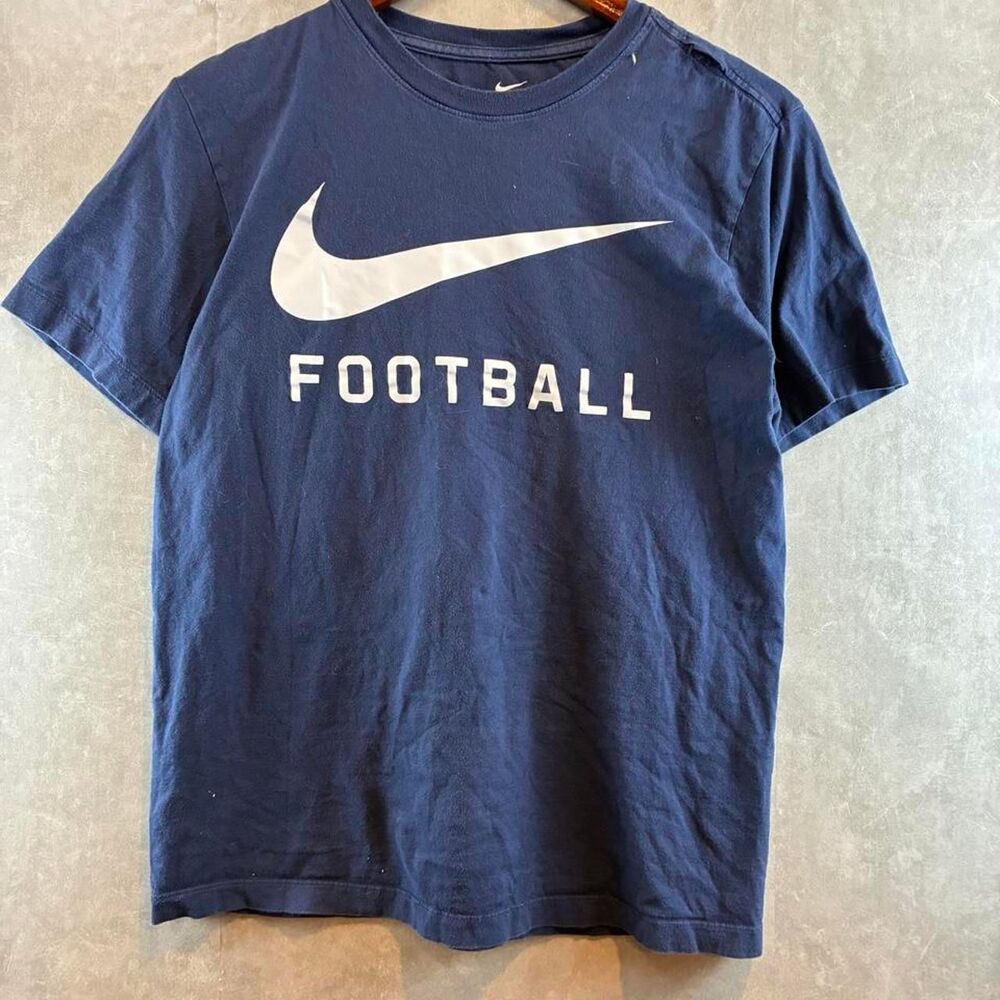 Nike Men's Navy and Blue T-shirt